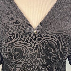 Soma Black velvet burnout Patterned babydoll soft Women's Top w/ flutter sleeves